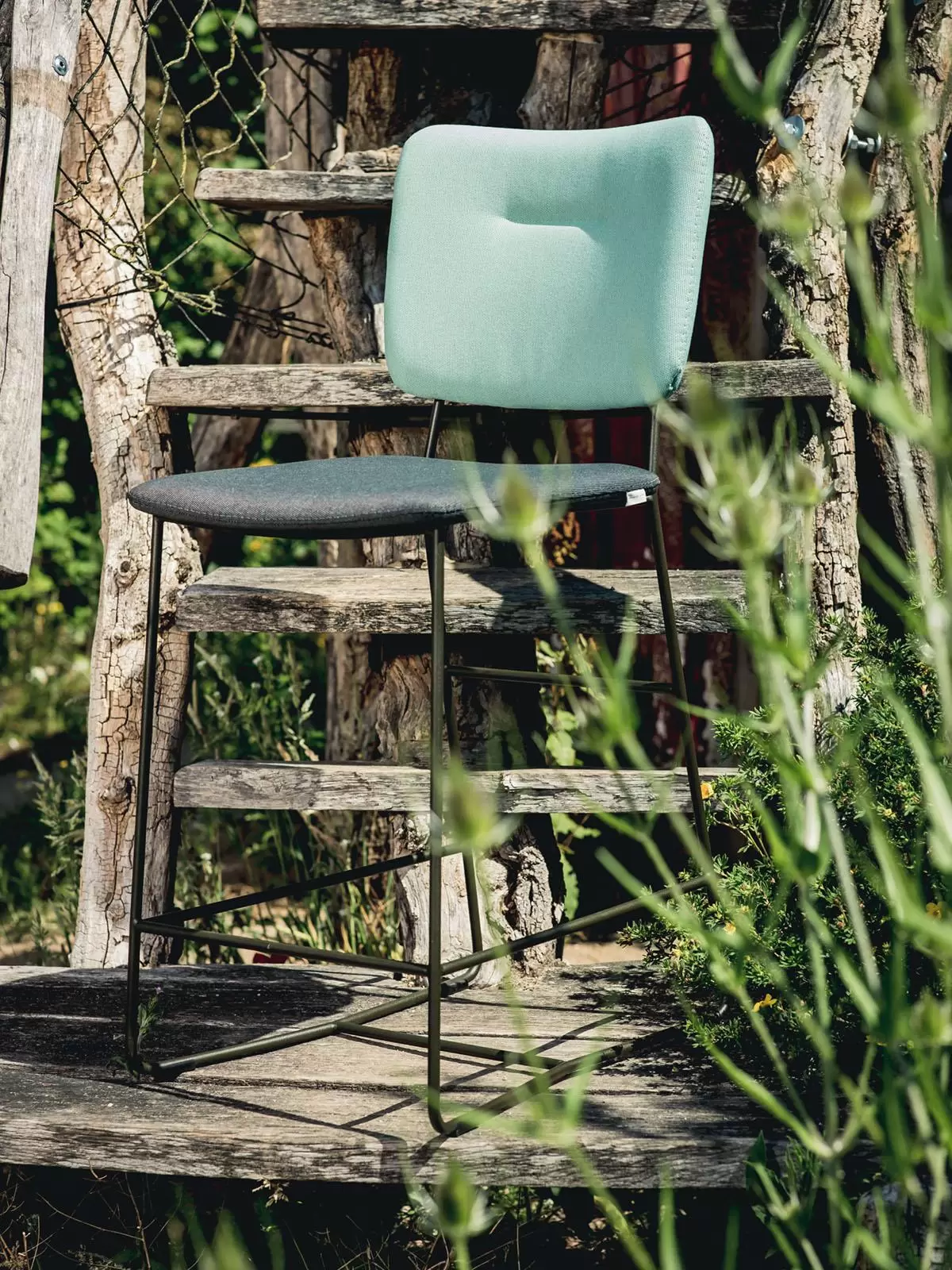 KIKO_BAR_Patio840_970_RAL6022_WEB.webp